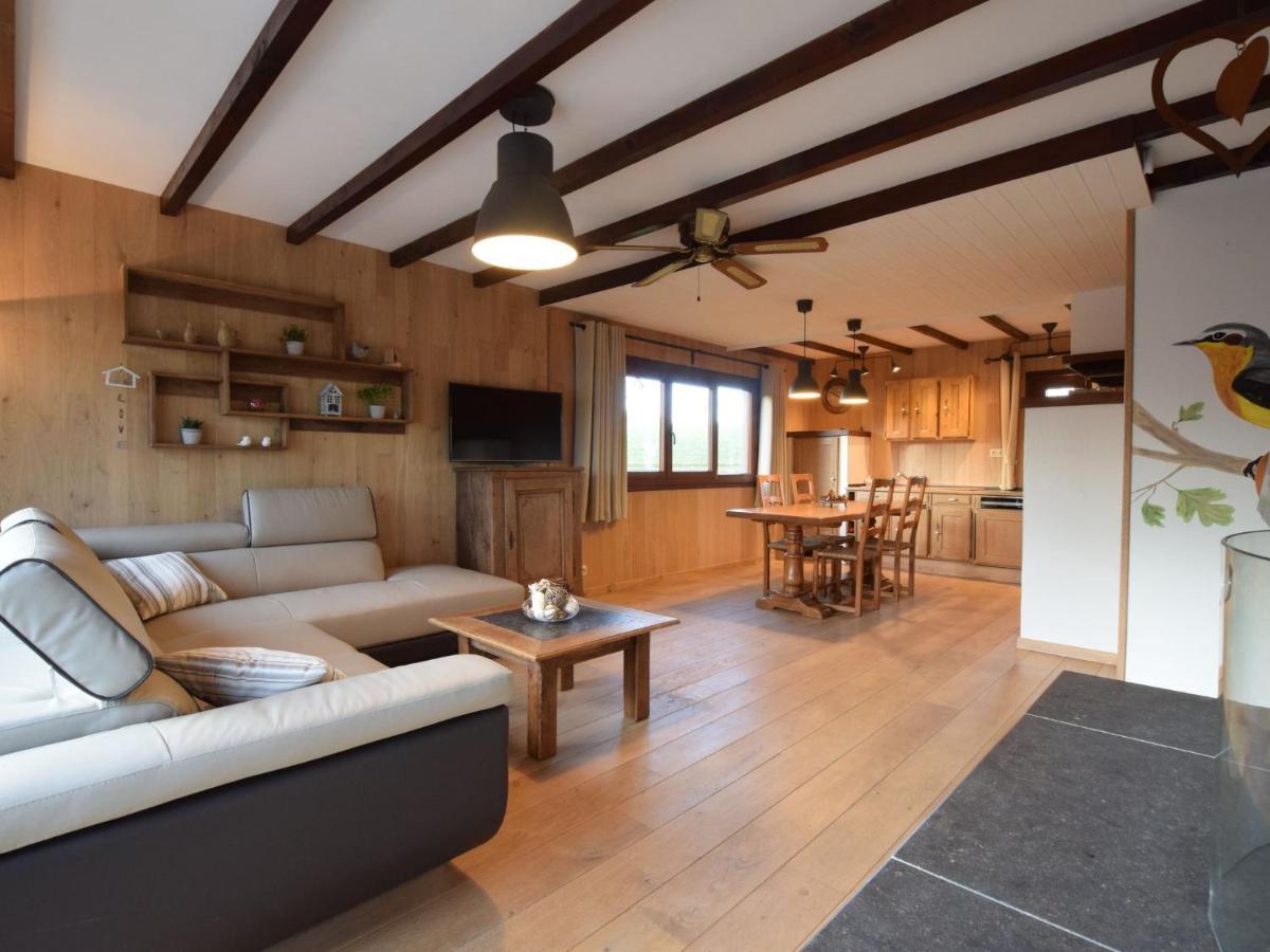 Very Welcoming And Cosy Chalet Nassogne Room photo